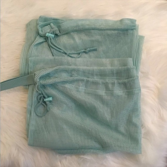 Laundry Bag set of 2 drawstring closure green Great for College Students! - Picture 7 of 8